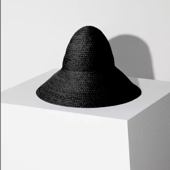 ISO: Janessa Leone black hat, Melanie size M - Picture 1 of 1